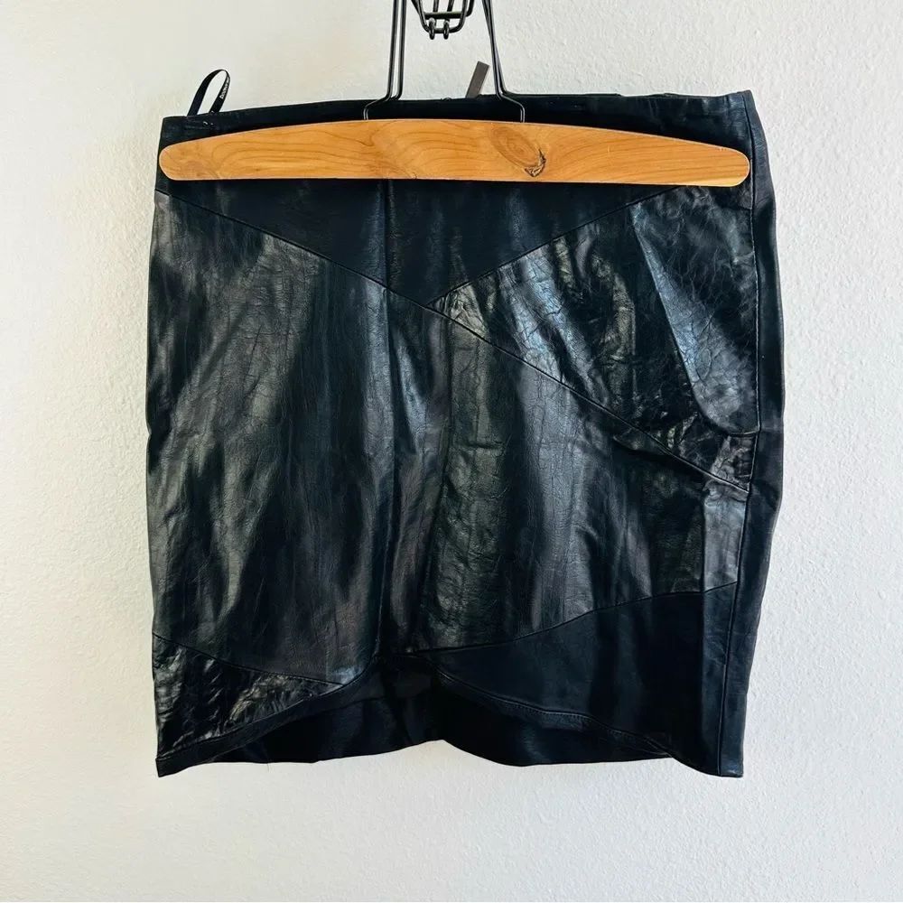 Blank NYC Black Vegan‎ Leather Skirt Size 25